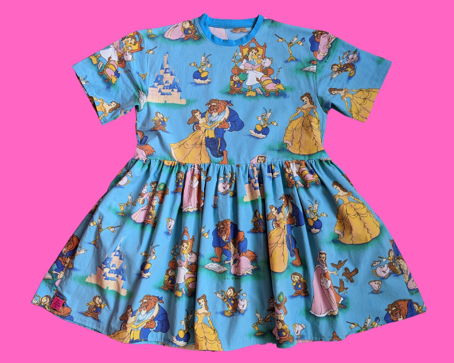 Fait à la main, robe t-shirt Pokemon drap de lit recyclé pour SML-XL