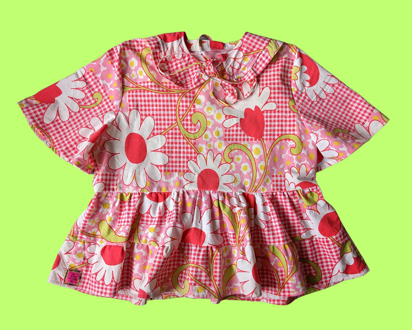 Handmade, Upcycled Vintage 1960's Daisies Pink Patterned Blouse with Matching Detachable Collar Size 2XL