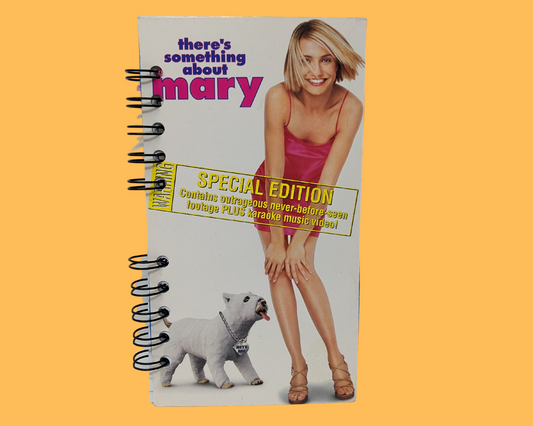 Il y a quelque chose à propos de Mary VHS Movie Notebook