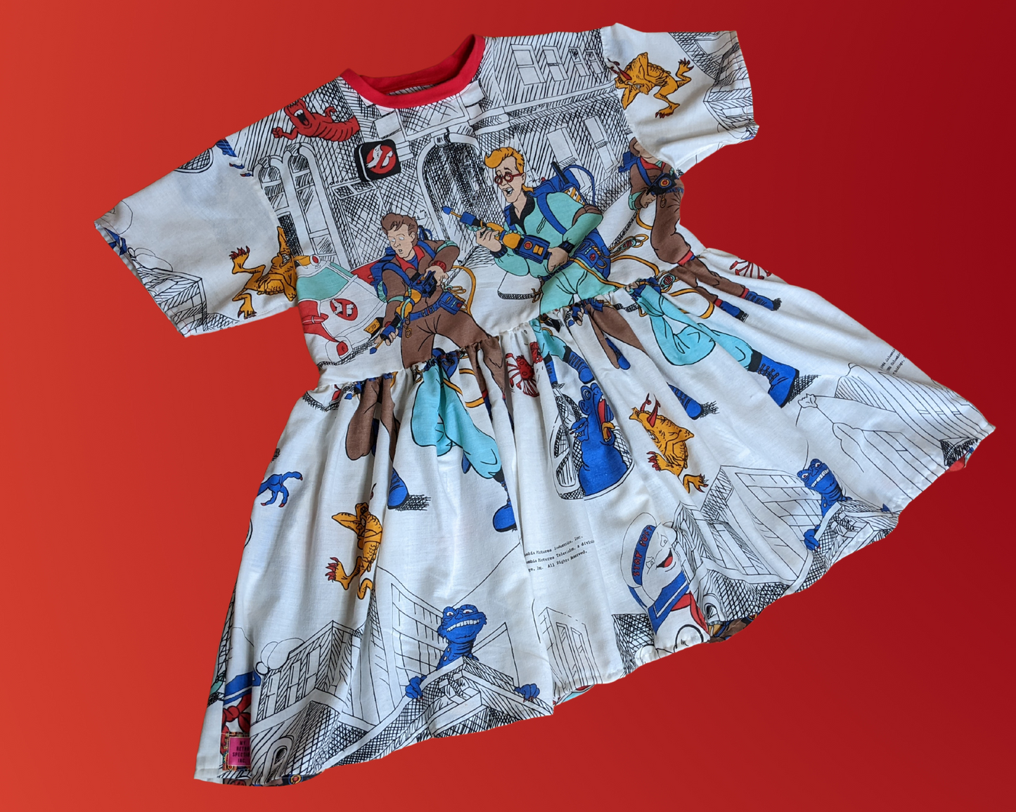 Robe t-shirt officielle Ghostbusters 1986 fabriquée sur commande, fabriquée à la main et recyclée, taille S à XL.