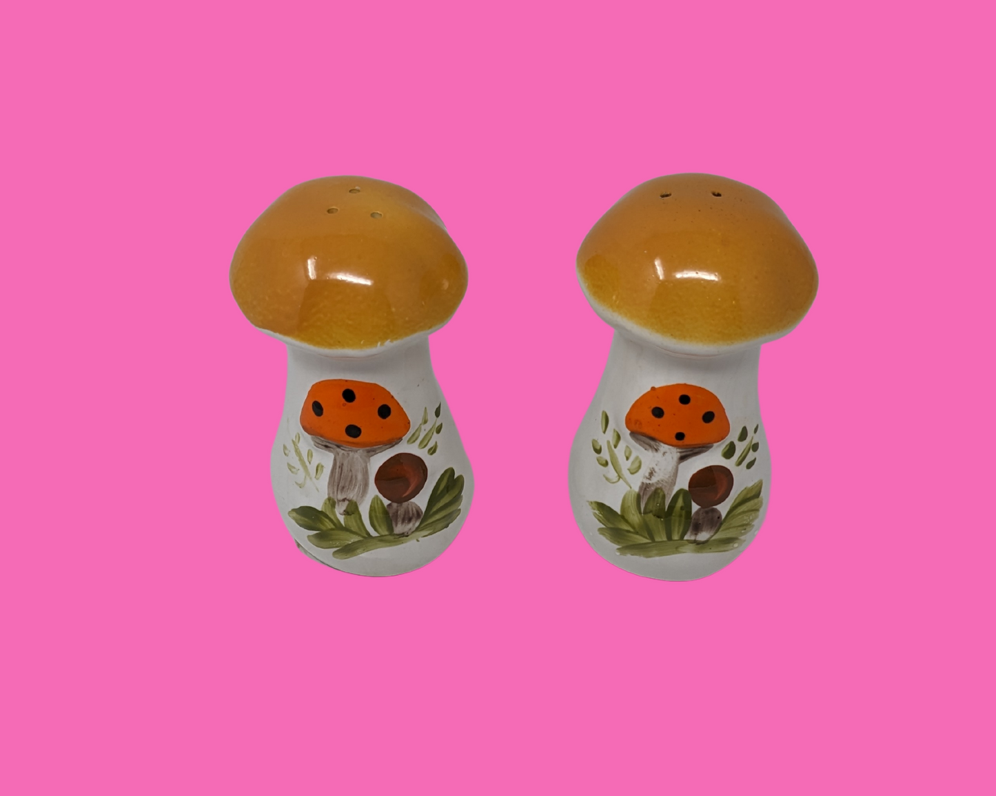 Salières et poivrières aux champignons vintage des années 1970 fabriquées au Japon