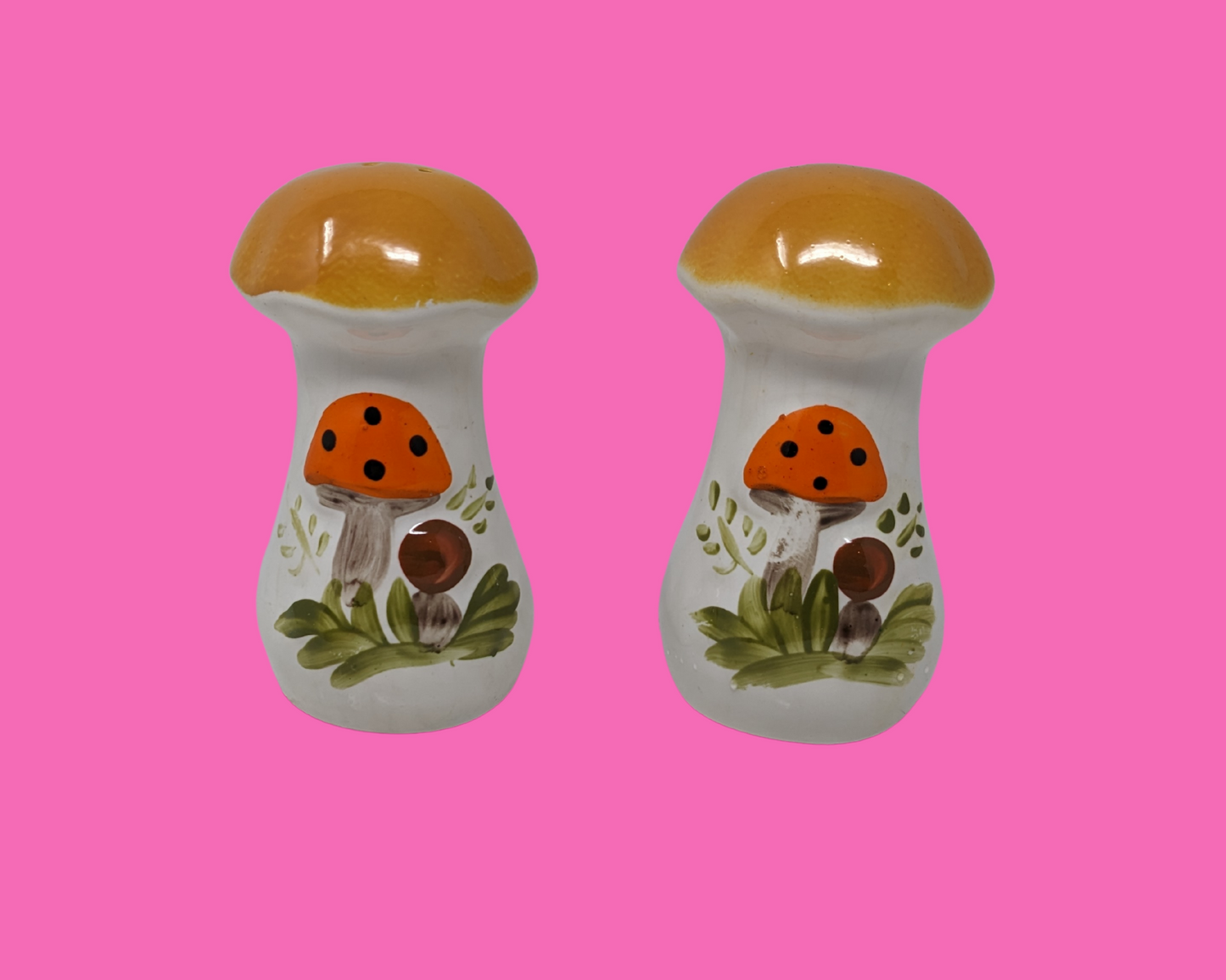 Salières et poivrières aux champignons vintage des années 1970 fabriquées au Japon