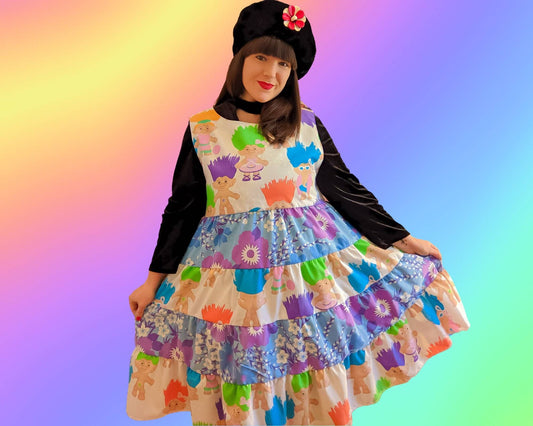 Fait à la main, Upcycled Official Trolls Vintage 1992 Bedsheet Mixed-Matched Dress, Jupe 4 Couches avec Poches Taille L