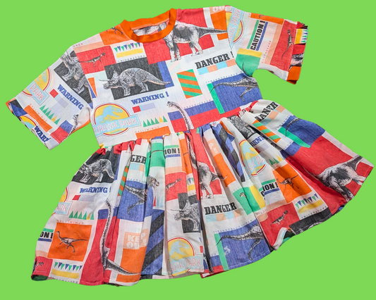 Robe t-shirt Jurassic Park vintage des années 1990, fabriquée à la main et recyclée, taille S à XL.