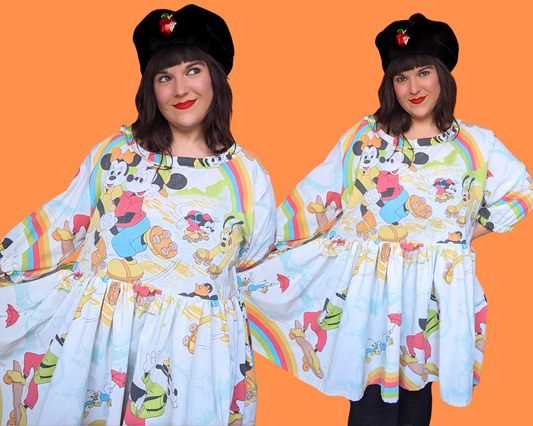 Robe drap de lit en roller Mickey Mouse et ses amis de Walt Disney, fabriquée à la main et recyclée, taille 3XL, années 1980