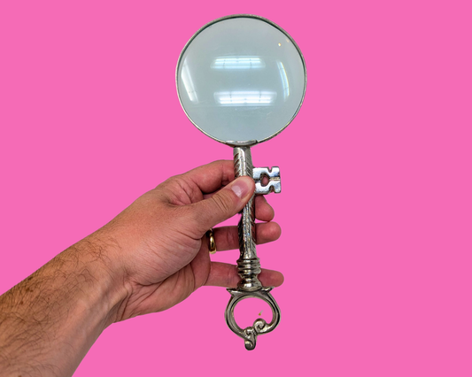 Loupe vintage en forme de clé