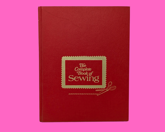Livre complet de couture, couverture rigide, vintage des années 1970