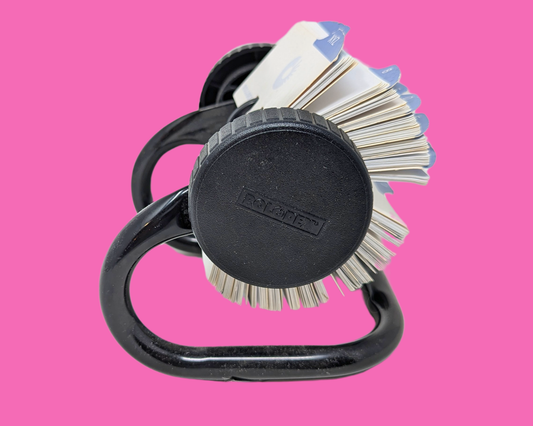 Classeur rotatif ouvert Rolodex vintage des années 1990