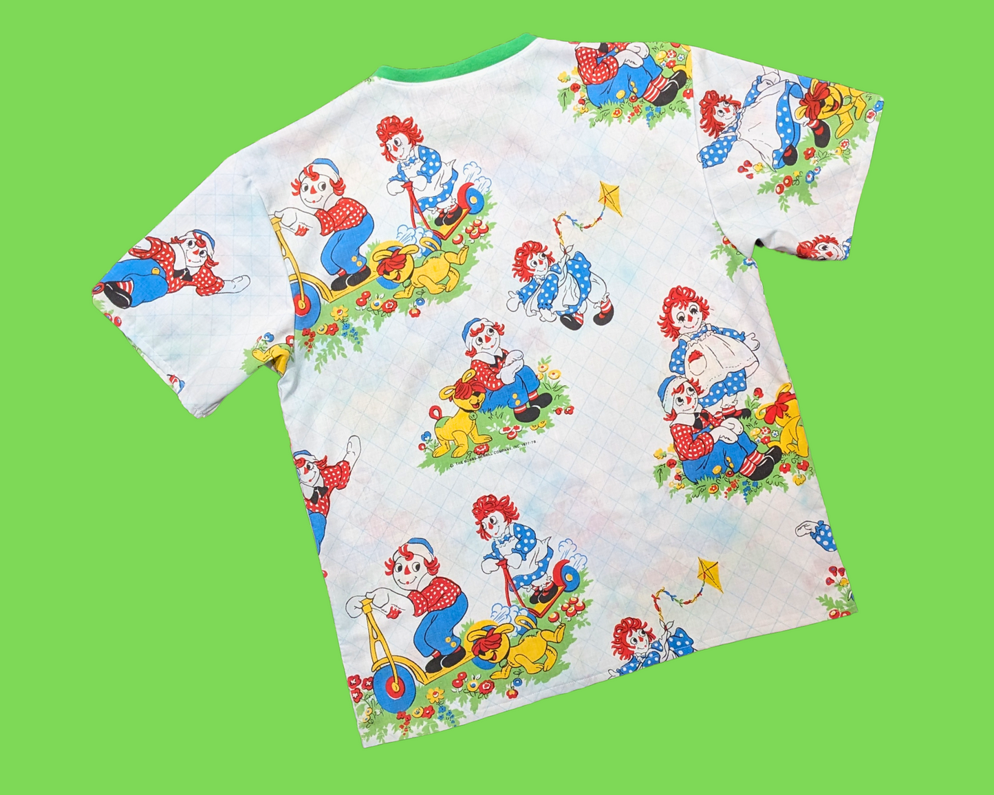 Handmade, Upcycled Vintage 1980's Raggedy Ann and Andy Bedsheet T-Shirt Size M