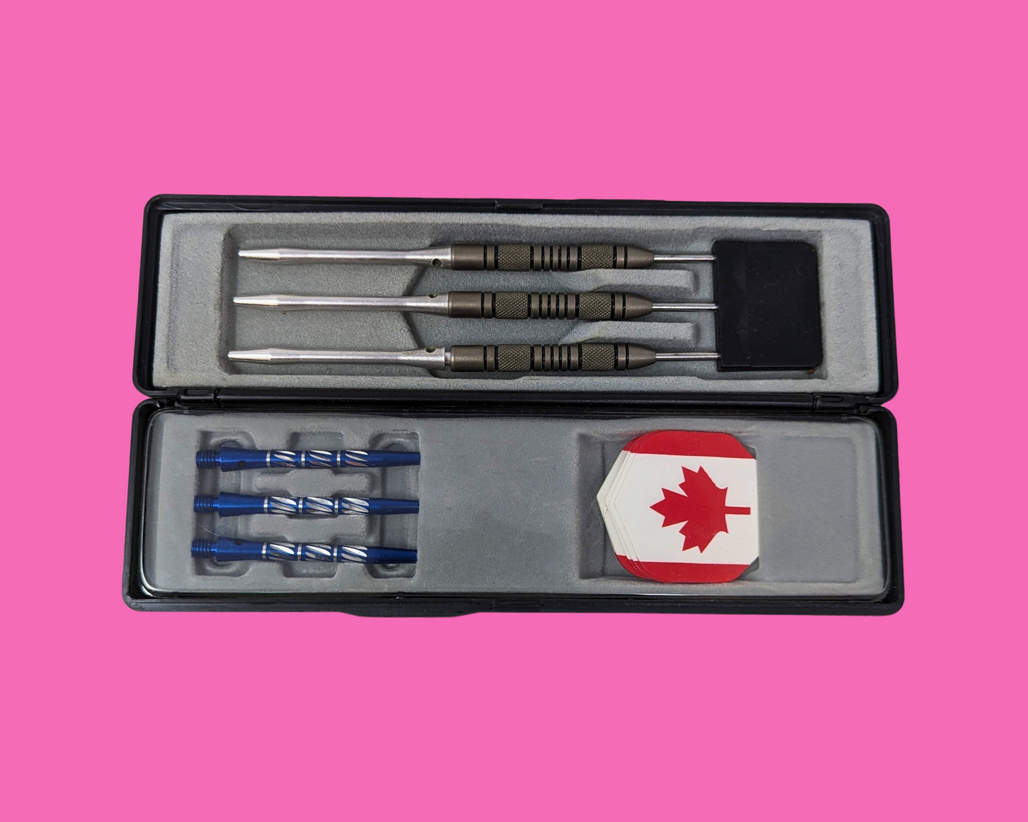 Set of 3 Professional Darts with Canadian Flags