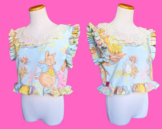 Haut court vintage fait main et recyclé des années 1980 avec personnages de Beatrix Potter, taille M