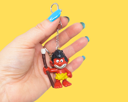 Porte-clés en forme d'homme des cavernes des Schtroumpfs, fait à la main et recyclé