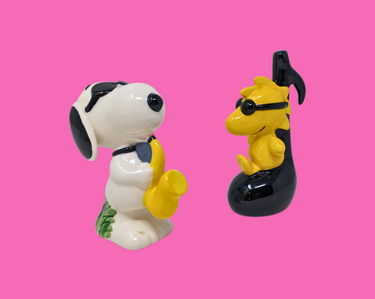 Salières et poivrières vintage des années 1990 à l'effigie de Peanut, Charlie Brown, Woodstock et Snoopy