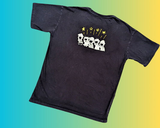 T-shirt Y2K Charlie Brown, Snoopy, Peanuts, « Charlie Brown essaie de voler la base !! » Taille M