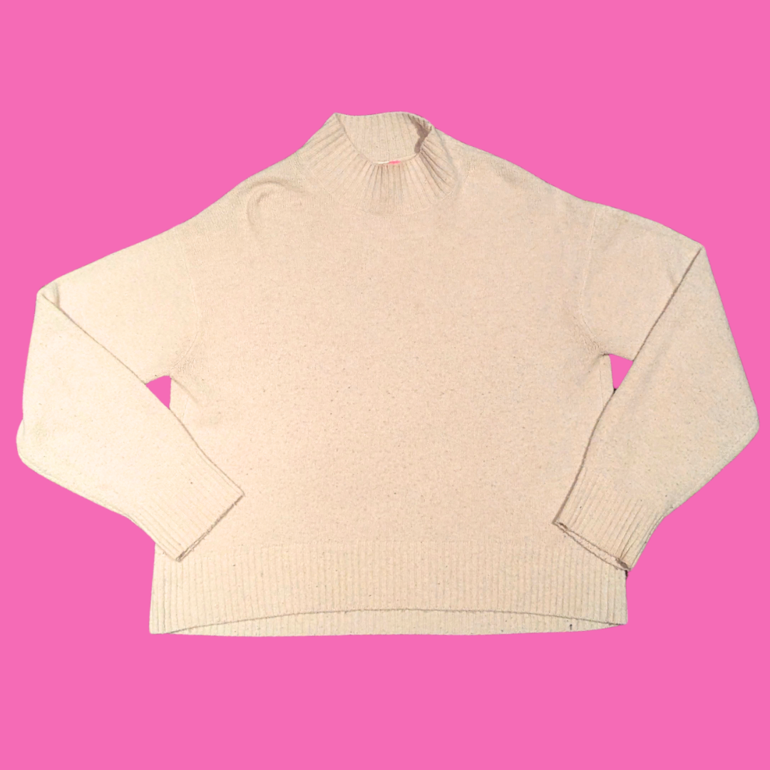 White Uni Qlo Sweater Size S