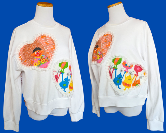 Col rond blanc fait main et recyclé, rapiécé avec des draps de Sesame Street, taille SM