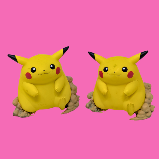 Ensemble de deux statues décoratives Pikachu, parfaites pour un projet de bricolage
