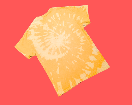 T-shirt Tie Dye jaune Y2K écrit et réalisé par Quentin Tarantino taille M
