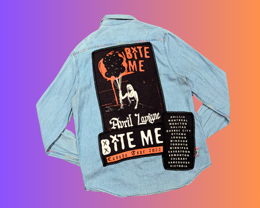 Veste/chemise en jean faite à la main et recyclée Avril Lavigne, Bite Me Canada Tour 2022, taille L