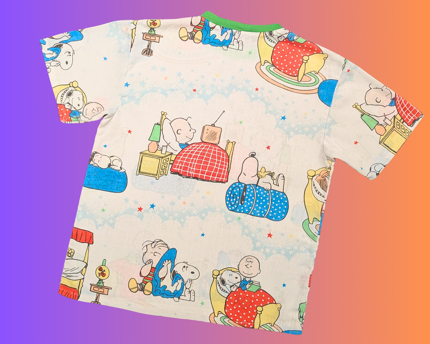Handmade, Upcycled Vintage Peanuts, Charlie Brown and Snoopy Bedsheet T-Shirt Oversized XS - Fits Like A Size M