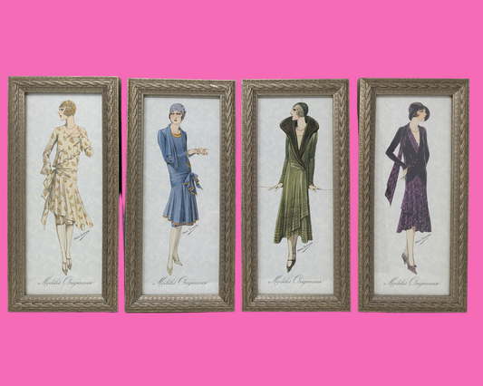 Ensemble de quatre illustrations de mode vintage encadrées par Atelier Bachroitz