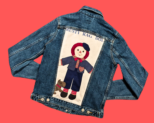 Veste en jean GAP faite à la main et recyclée avec un patch Raggedy Ann dans le dos Taille XS