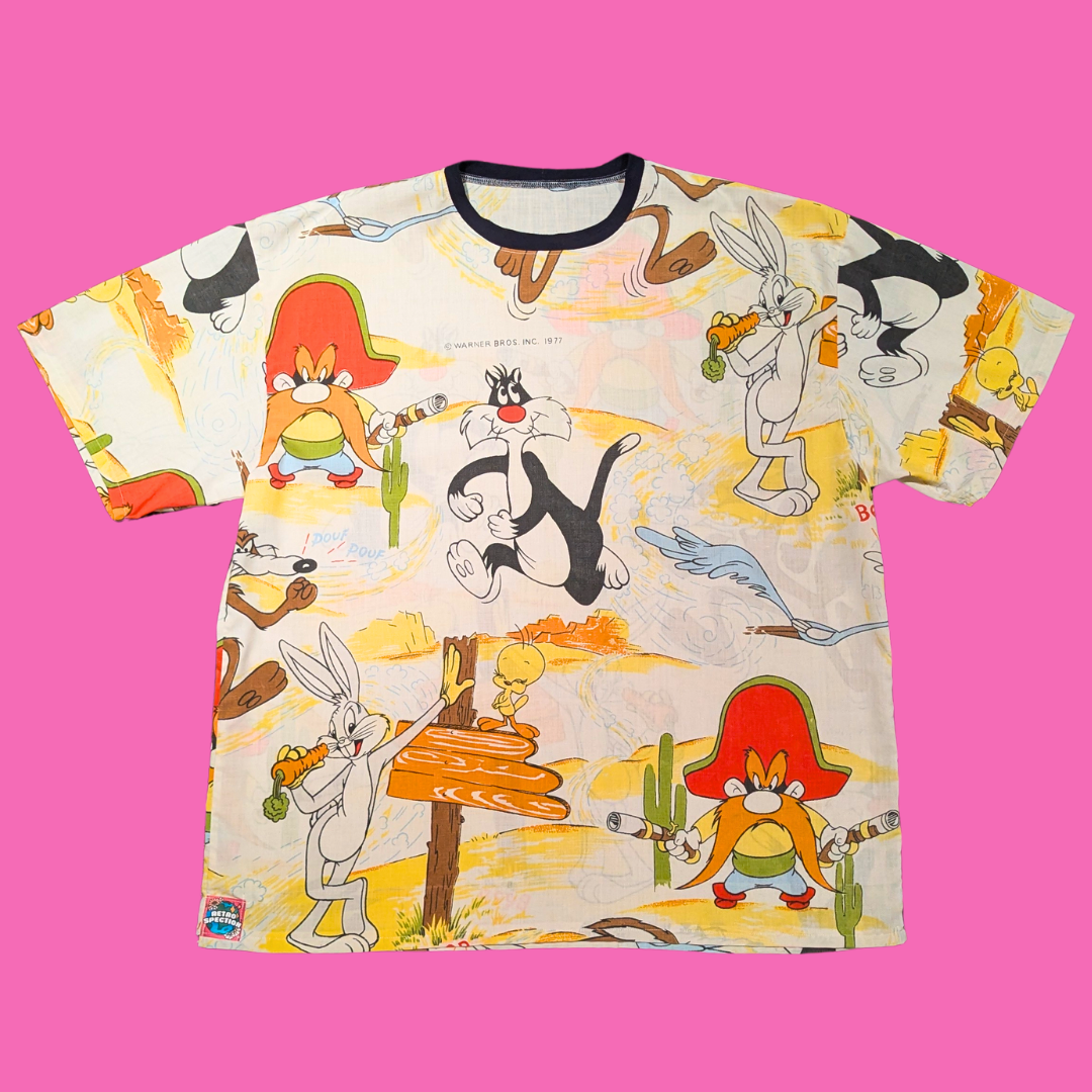 Handmade, Upcycled The Looney Tunes Bedsheet T-Shirt Oversized L-XL, Fitted 2XL