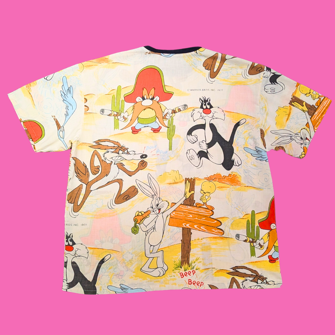 Handmade, Upcycled The Looney Tunes Bedsheet T-Shirt Oversized L-XL, Fitted 2XL