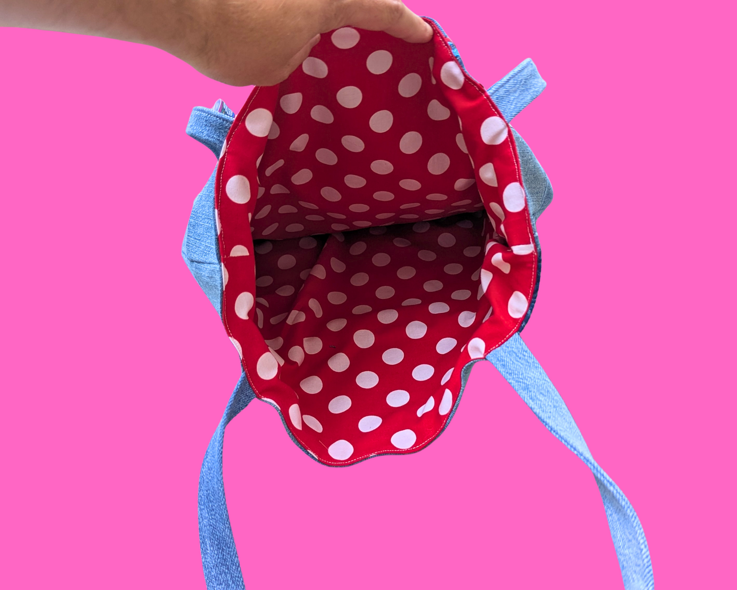 Sac fourre-tout patchwork en jean brodé fait main et recyclé