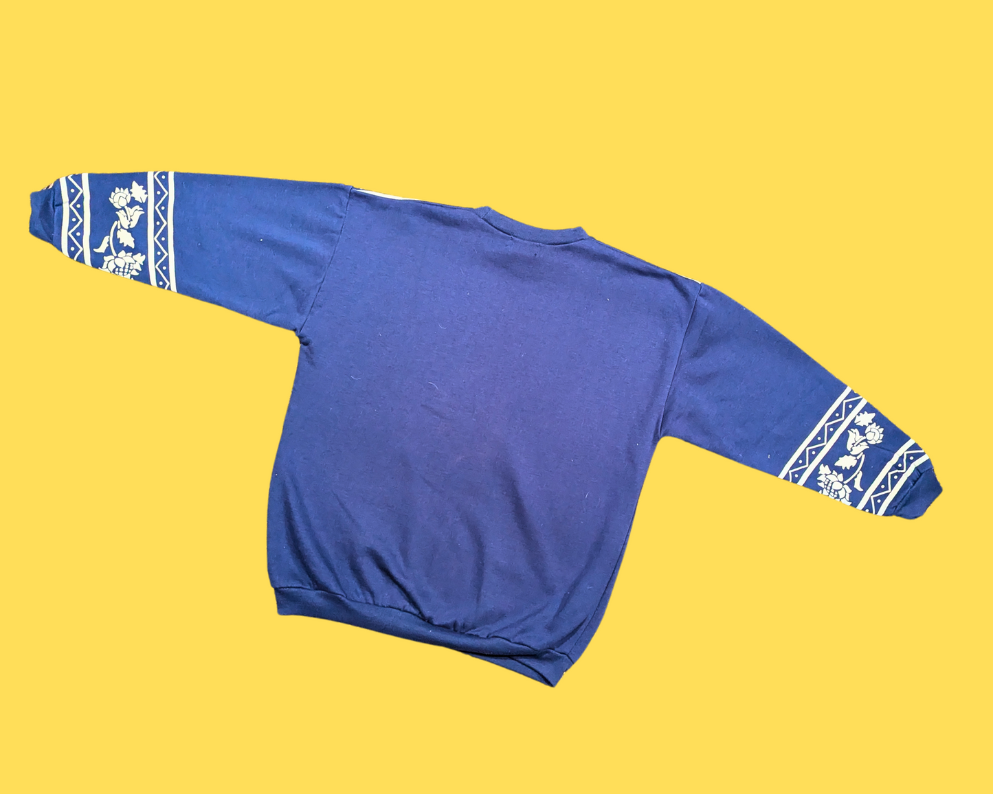 Vintage 1990's Blue, White Floral Print, Crewneck Size XL