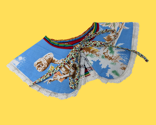 Drap de lit réversible fait main, recyclé et col pèlerin avec volant en dentelle