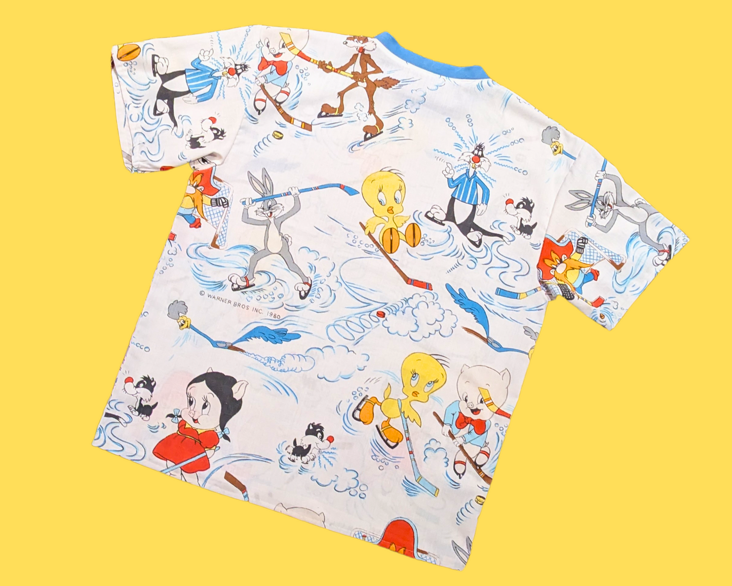 Handmade, Upcycled Vintage 1980 The Looney Tunes Playing Hockey Bedsheet T-Shirt Size M