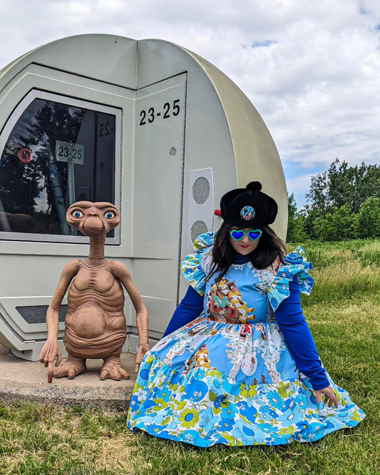 Drap de lit ET fait main et recyclé avec robe, chapeau bob et col assortis, taille L
