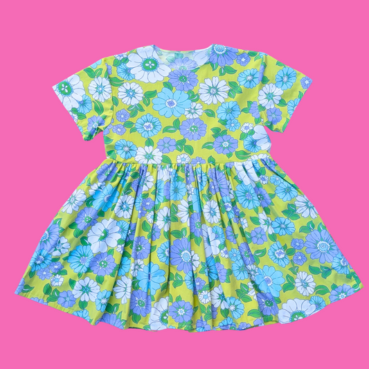 Handmade, Upcycled Vintage 1970's Floral Bedsheet Dress Fits an Oversized S-M or Fitted L-XL