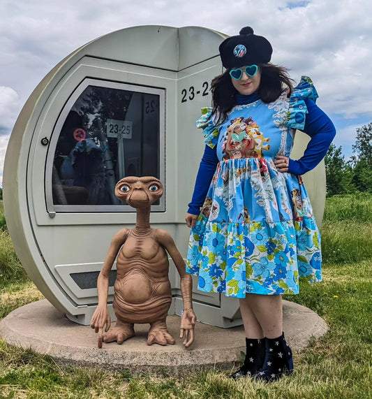 Drap de lit ET fait main et recyclé avec robe, chapeau bob et col assortis, taille L