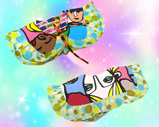 Col marin réversible fait à la main, recyclé et avec volant fabriqué avec deux tissus rétro.