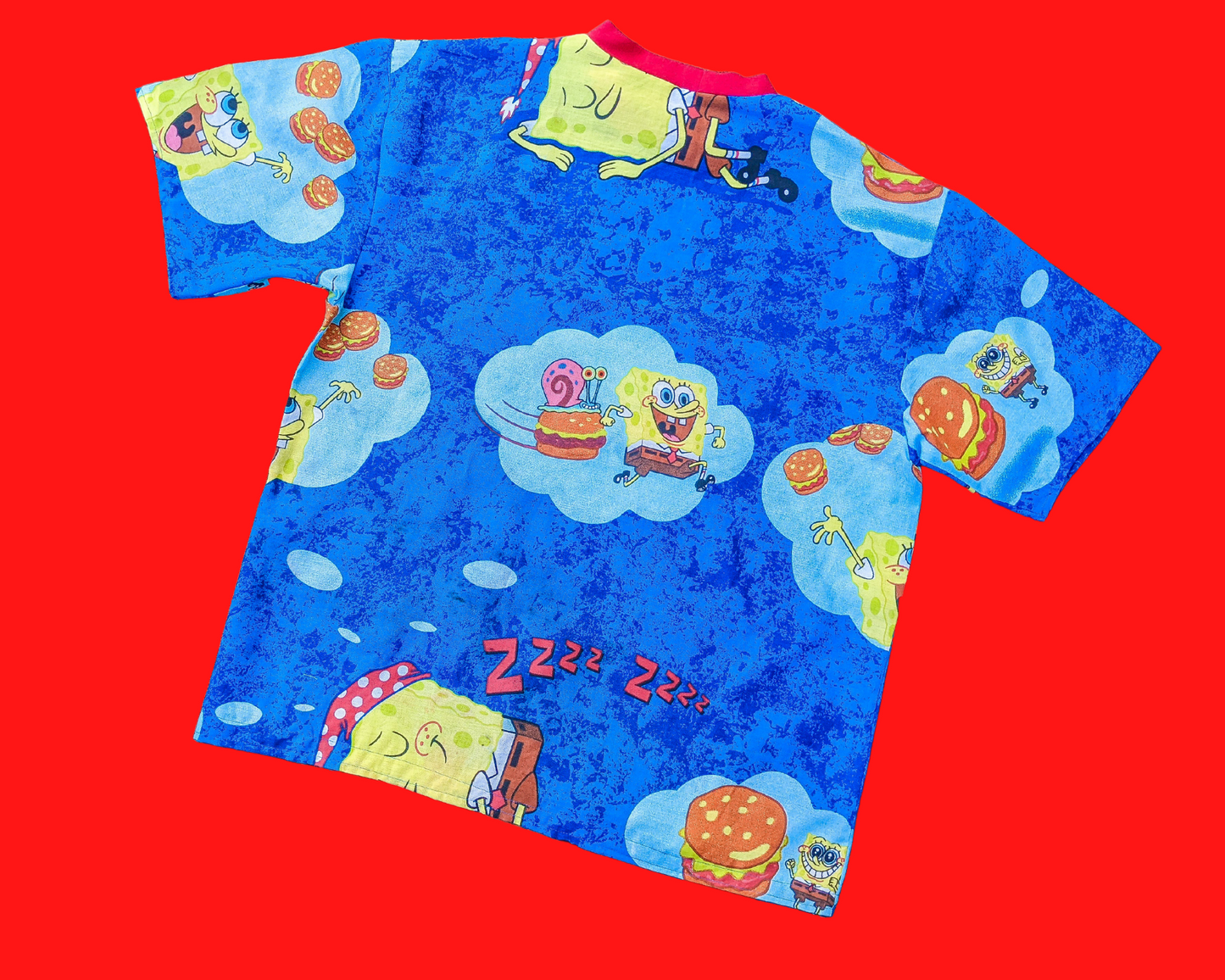Fait à la main, Upcycled Sponge Bob Square Pants Drap de lit T-shirt surdimensionné XS - Convient comme une taille M