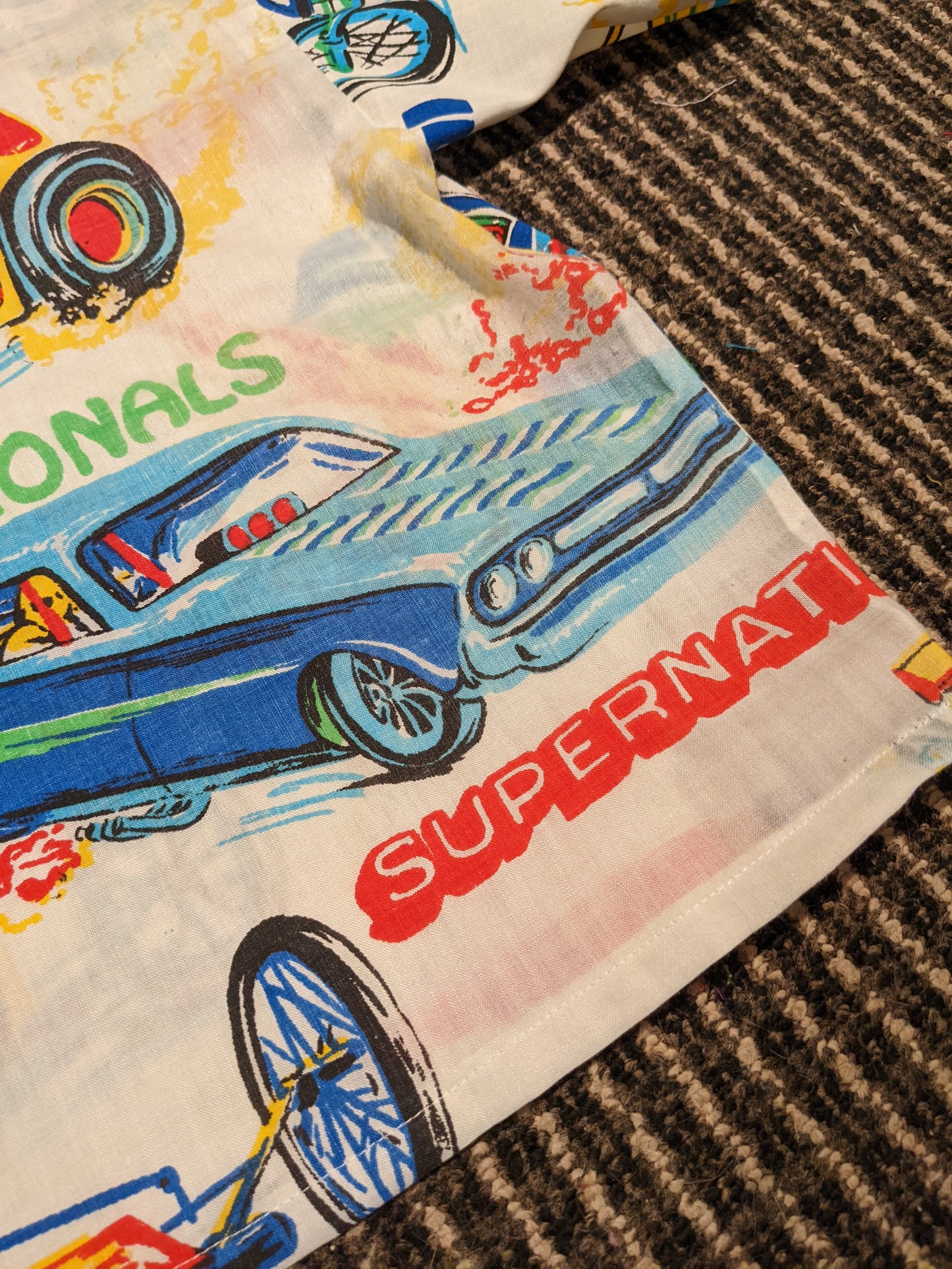 Handmade, Upcycled Vintage Cars National Themed 1970's Bedsheet T-Shirt Oversized XS - Fits A Size M