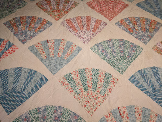 Vintage 1960's Exquisite Quilt Blanket