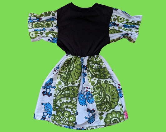 Robe T-shirt Breaking Bad faite à la main, recyclée, tissu vintage des années 1960 et jupe de drap de lit Blue Little Dudes et manches assorties Taille XS